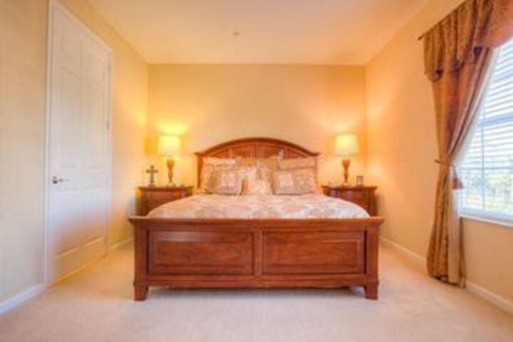 Room 12 of 34