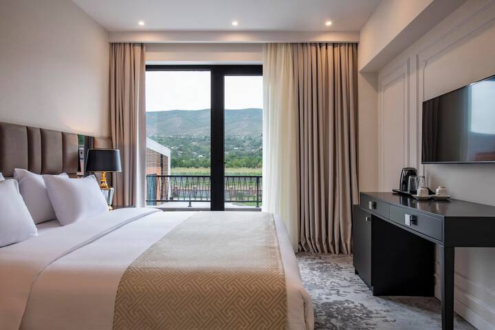Room 7 of 36
