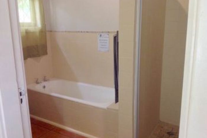 Room 2 of 33