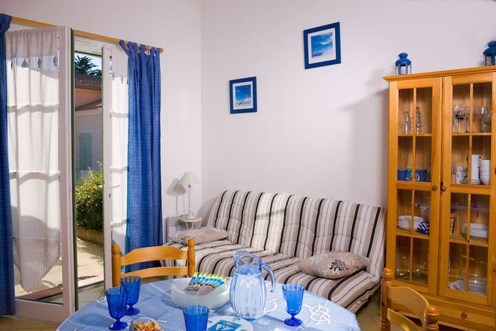 Room 10 of 20