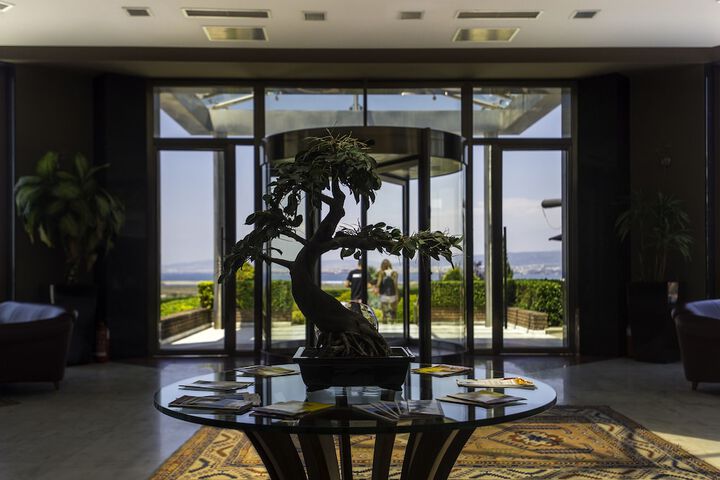 Guest Lobby