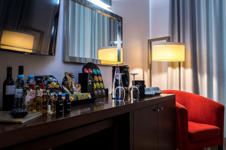 Room 14 of 87