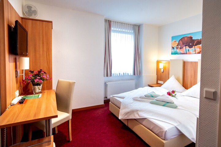 Room 4 of 39