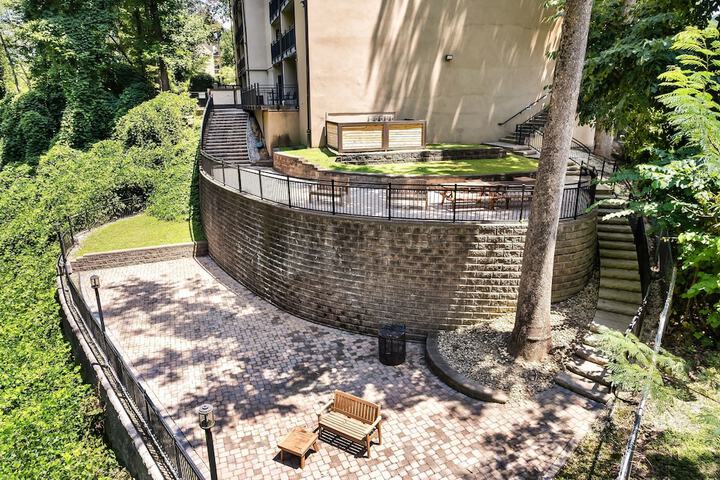 Terrace/Patio 98 of 102