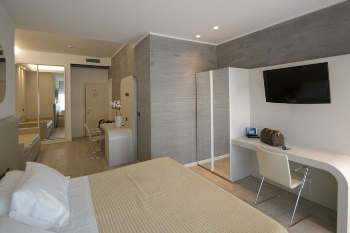 Room 7 of 50