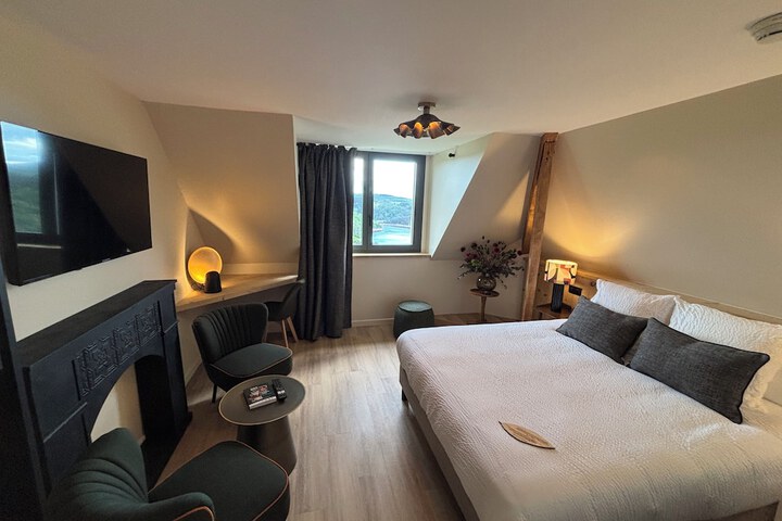 Room 3 of 30