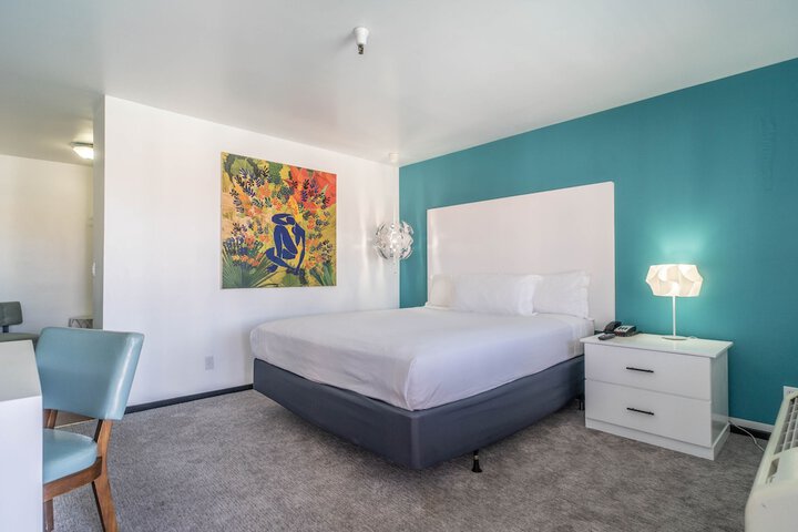 1 King Bed (12 of 44)