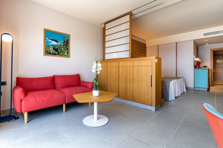 Room 14 of 94