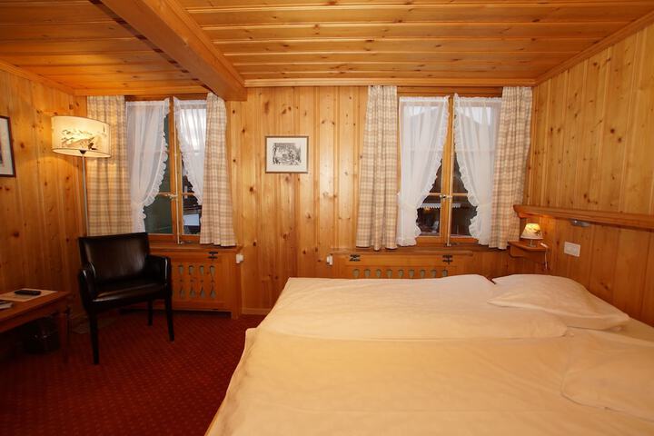 Room 19 of 33