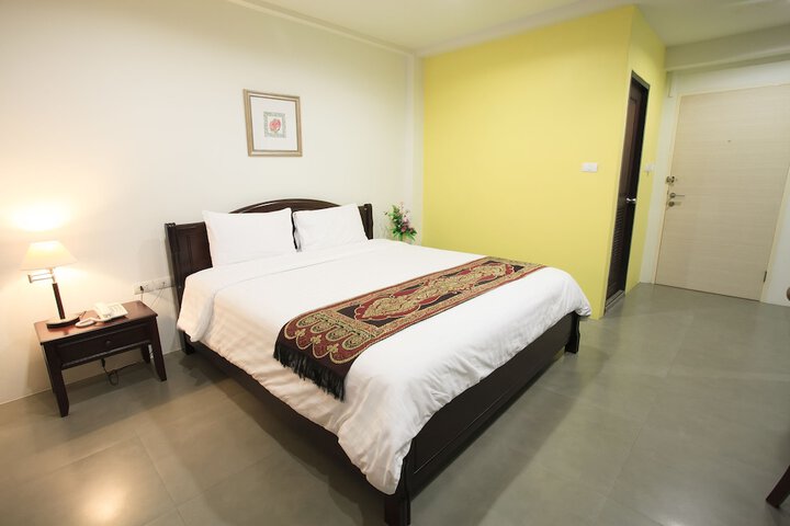 Room 6 of 34
