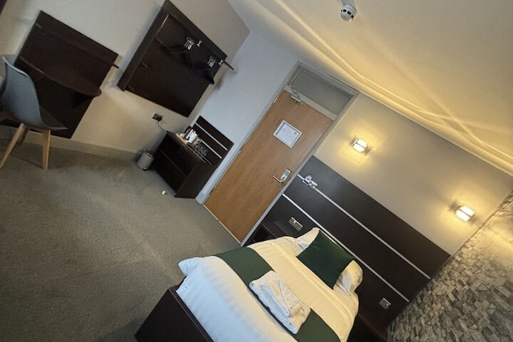 Room 17 of 86