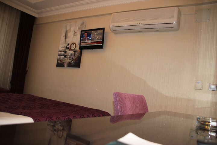 Room 45 of 90