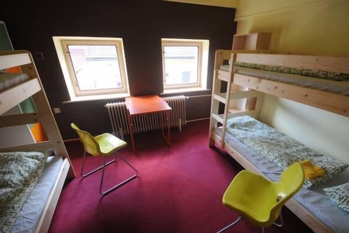 Room 24 of 38