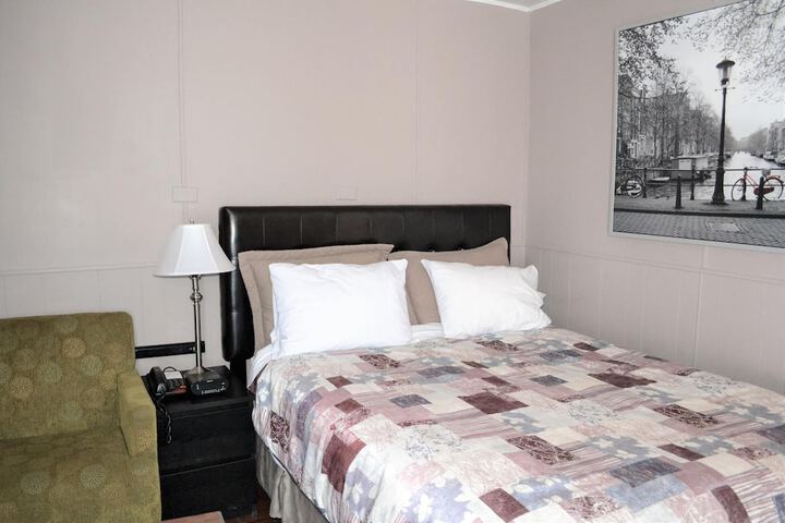 Room 12 of 34
