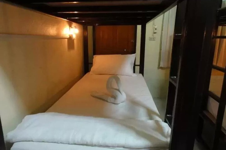 Room 17 of 49