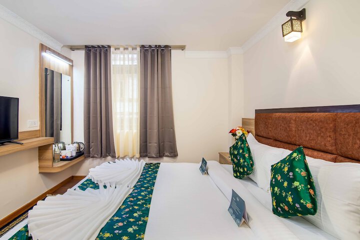 Room 9 of 34