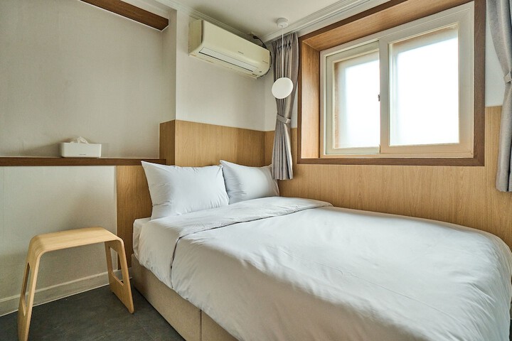 Room 4 of 26