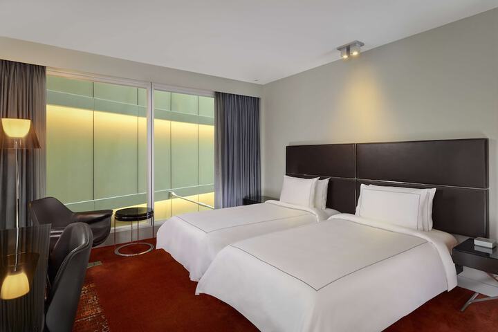 Room 20 of 98