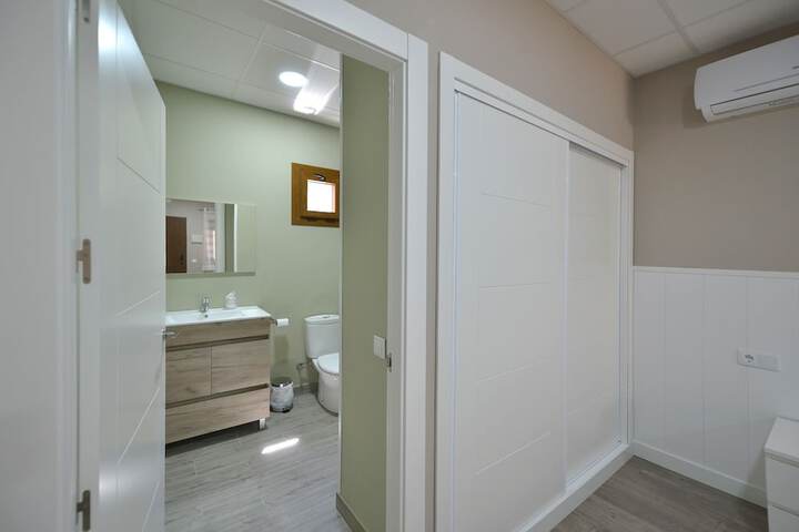 Room 3 of 10