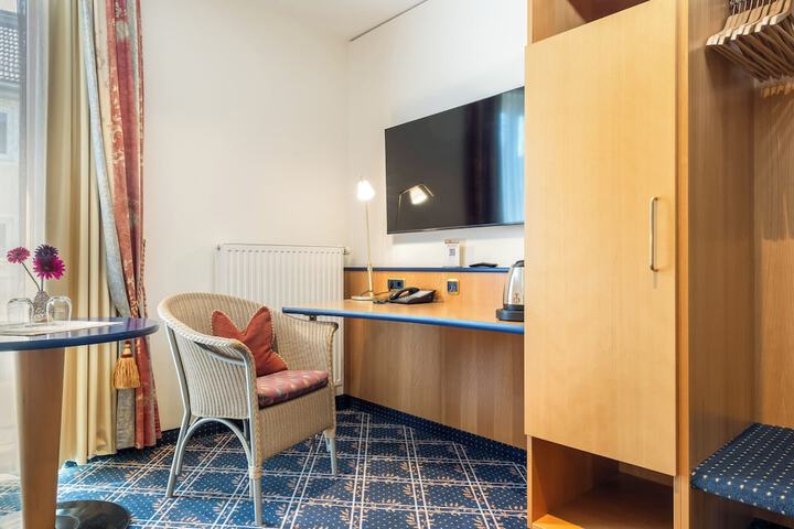 Room 34 of 92