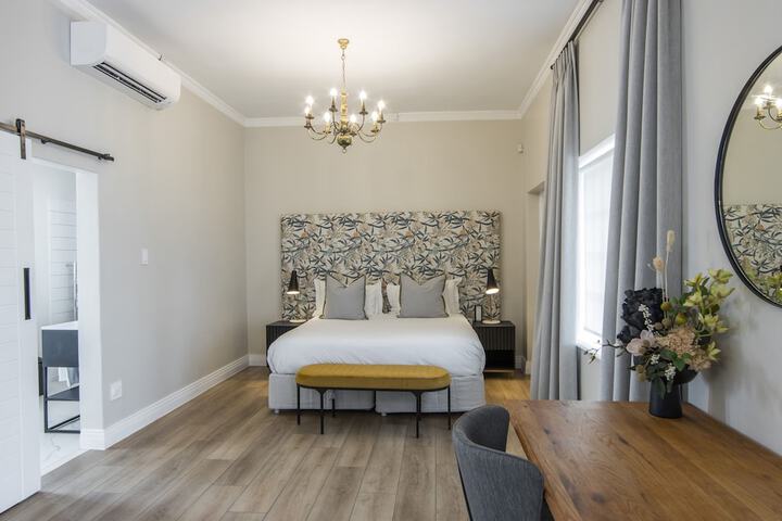 Room 3 of 36