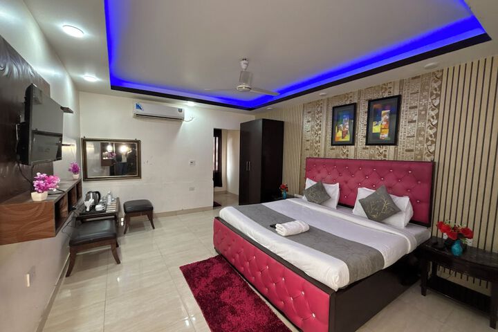 Room 28 of 111