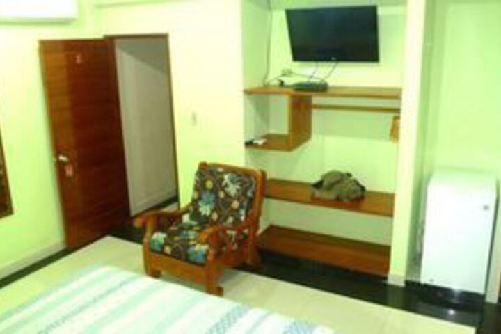Room 13 of 24