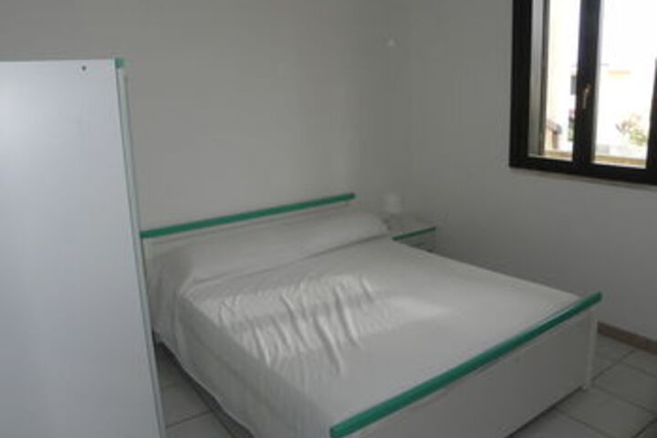 Room 10 of 29