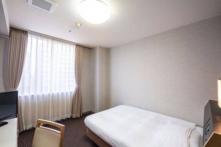Room 17 of 65
