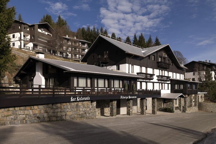 Hotel 55 of 60