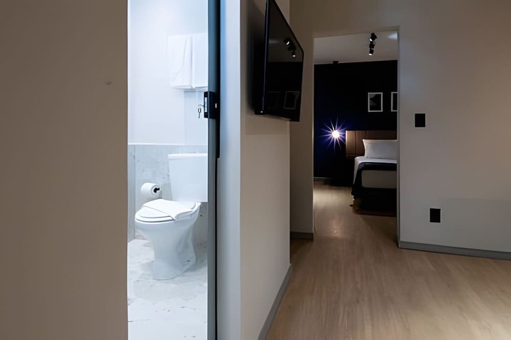 Room 16 of 93