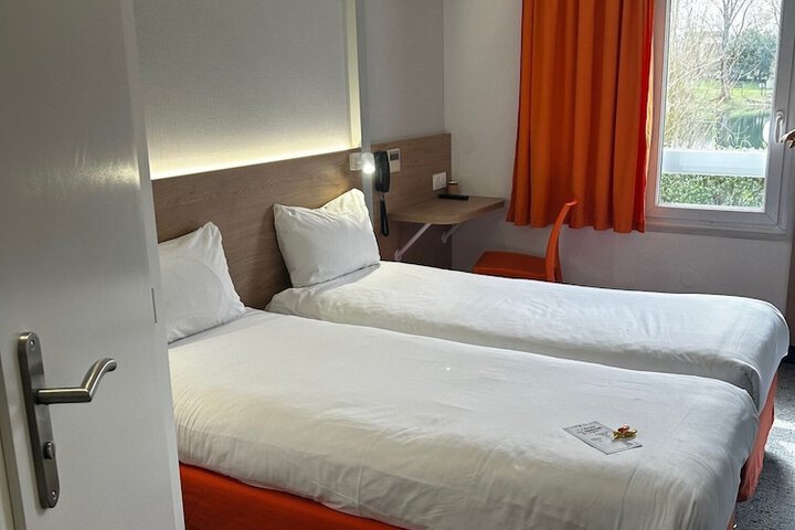 Room 21 of 49