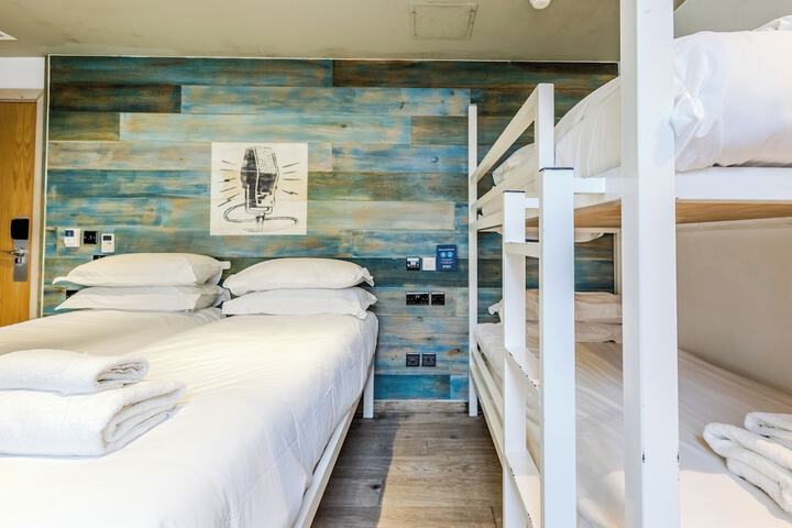 Room 54 of 112