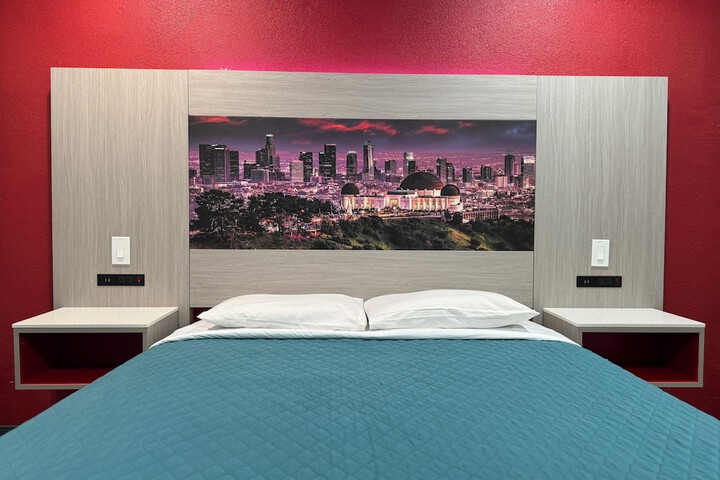 1 Queen Bed (18 of 44)