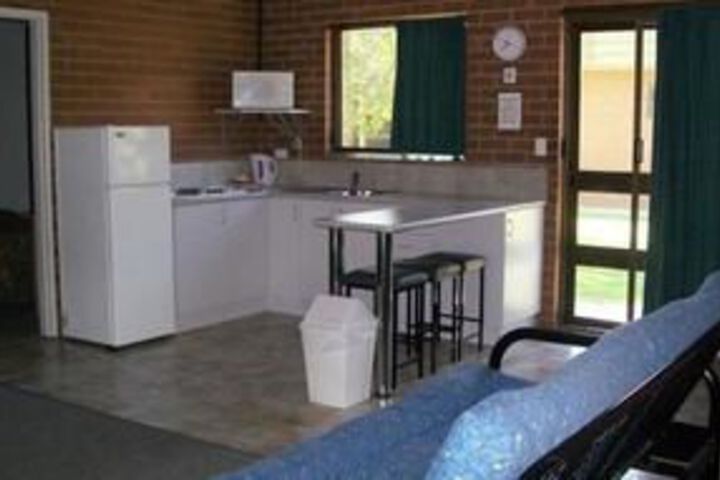 Room 6 of 10