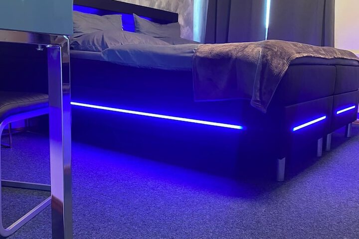 Room 11 of 16