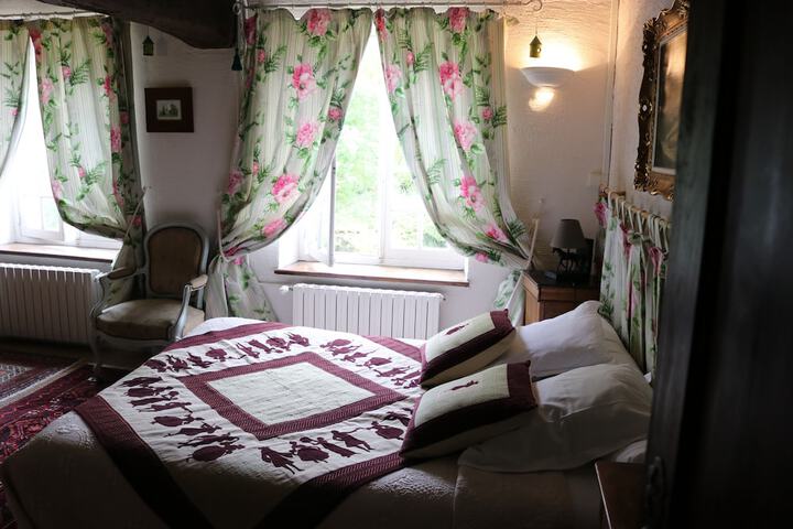 Room 34 of 145