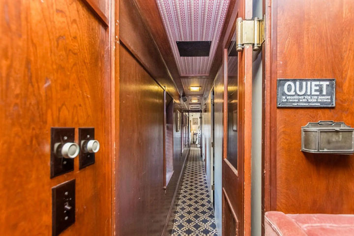 Room 10 of 14