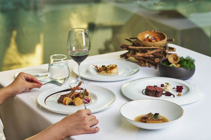 Dining 175 of 229