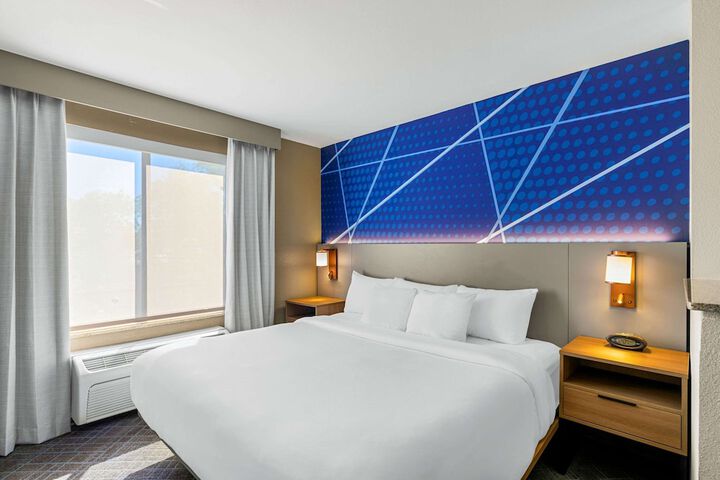 1 King Bed Suite Accessible (7 of 14)
