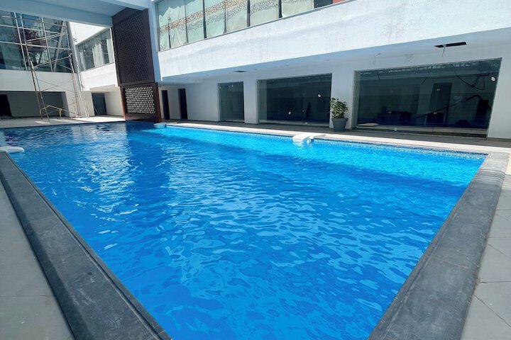 Pool 40 of 83