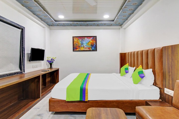 Room 17 of 35