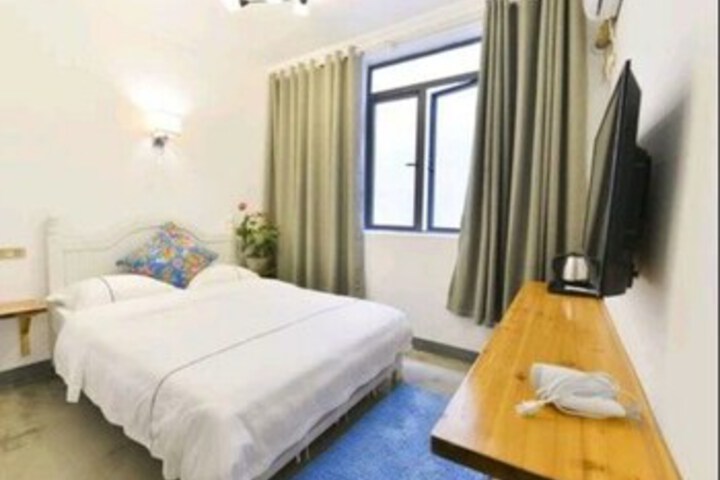 Room 5 of 19