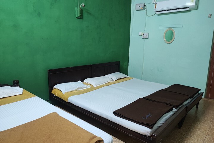 Room 7 of 14