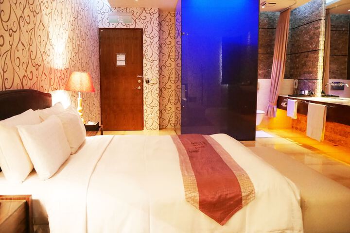Room 16 of 45