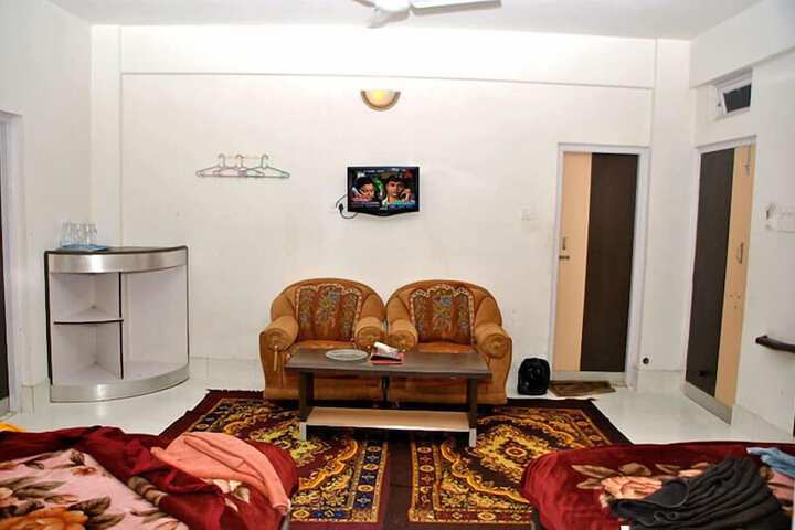 Room 8 of 14