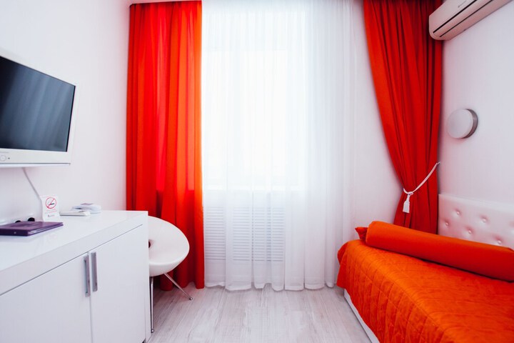 Room 15 of 52