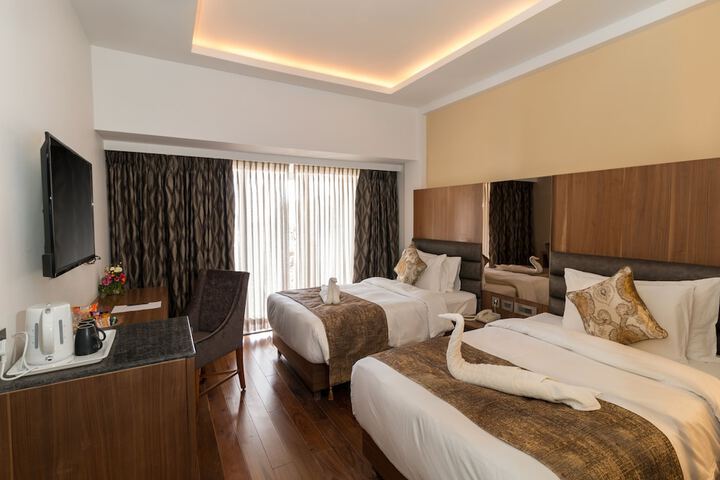 Room 14 of 76
