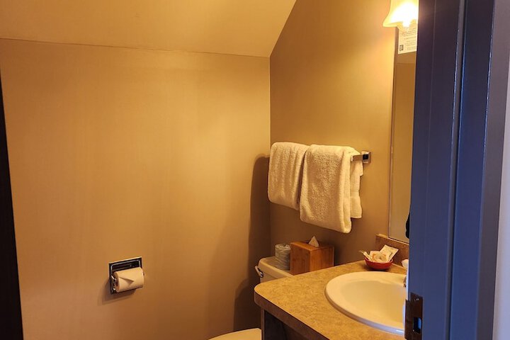 Room 208 of 259