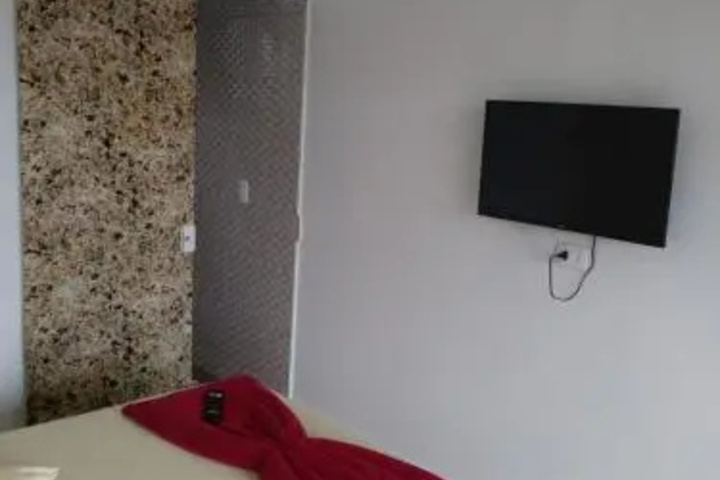 Room 5 of 20